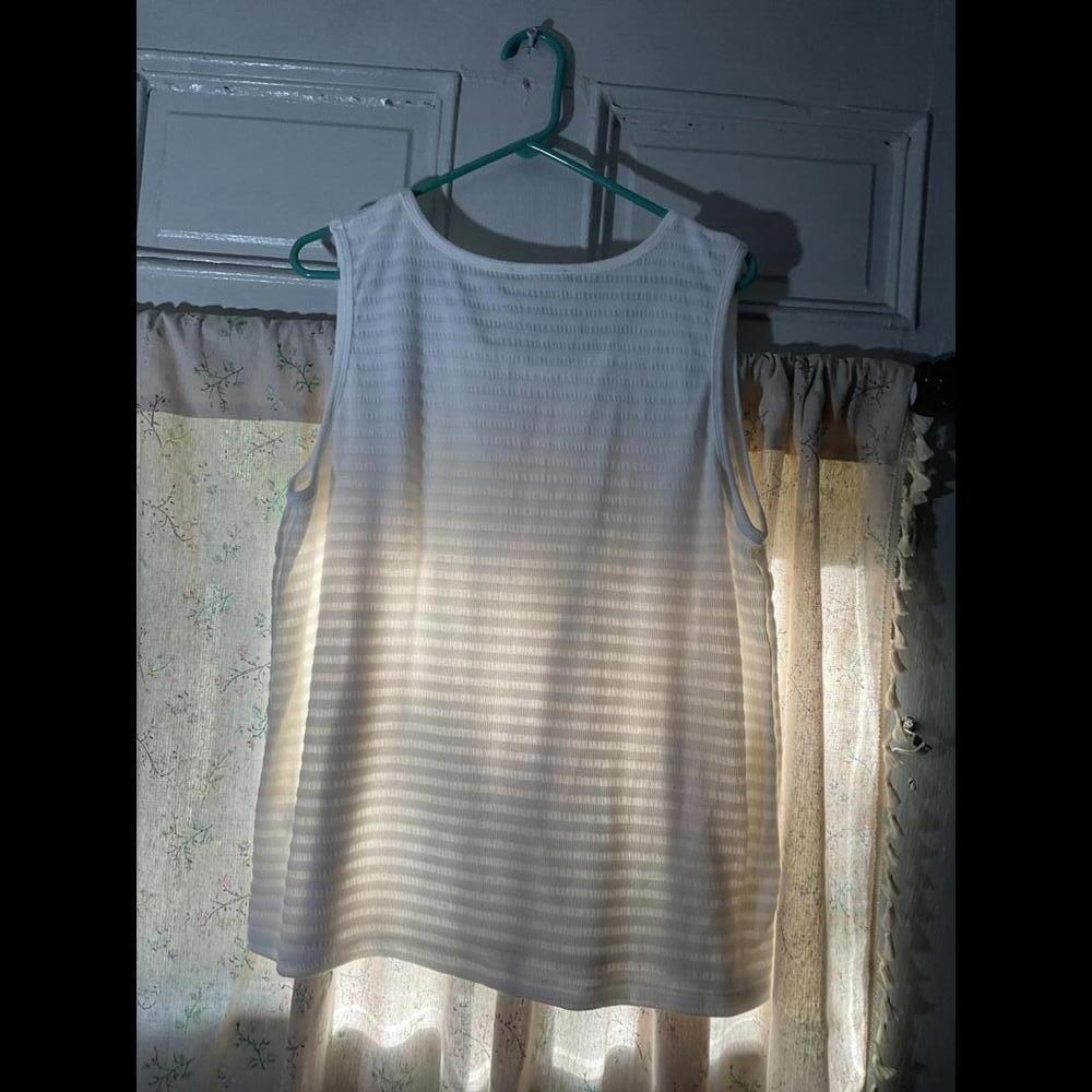 Tint and Shadow White Textured Sleeveless Blouse with side ButtonS XL - Picture 6 of 8